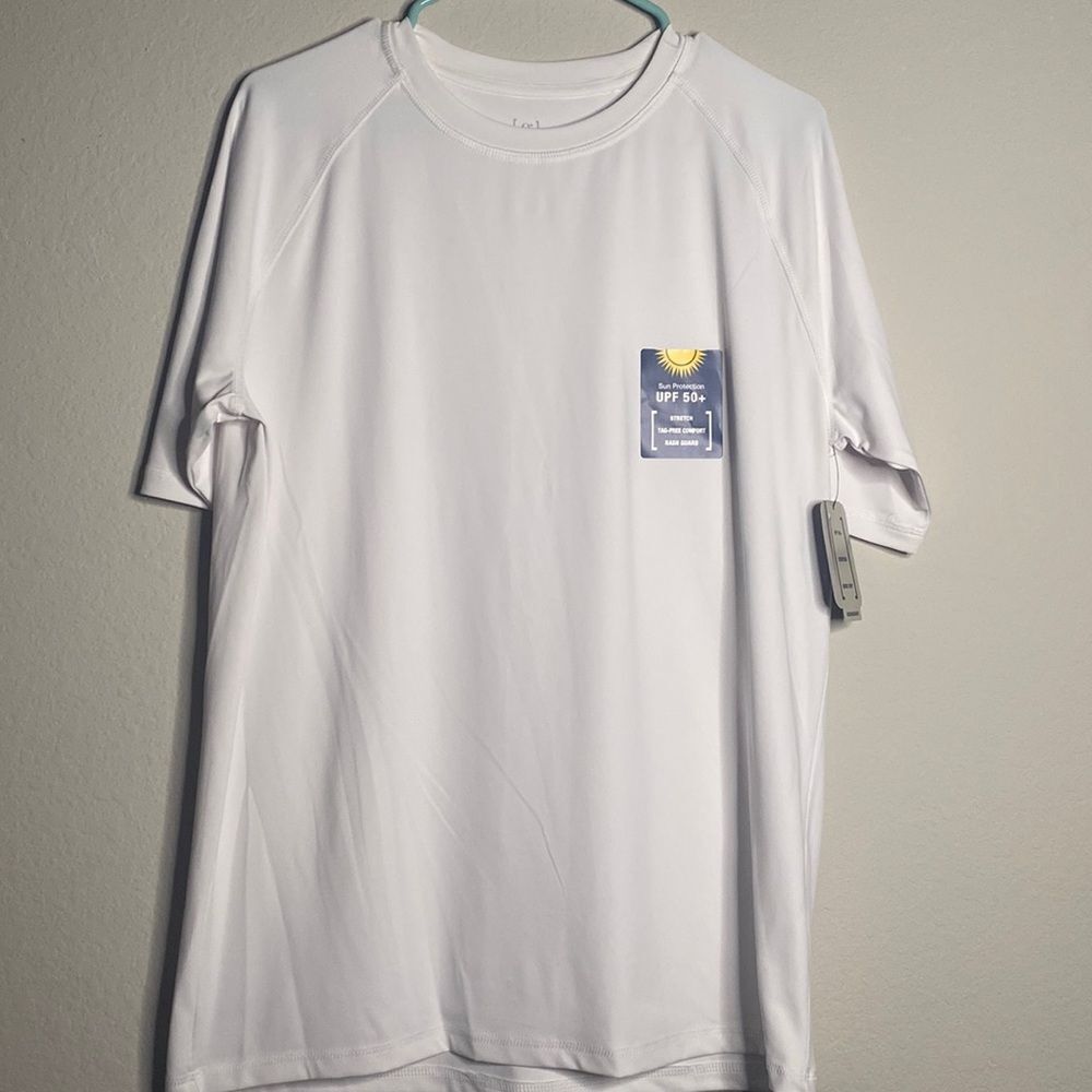 NWT Men’s White Short Sleeve Rash Guard UPF 50  Size Medium Swim Swimwear Pool